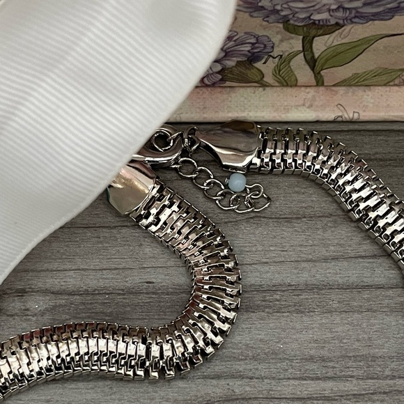 🔥SQ🔥🔥SUNDAY FUNDAY🔥 Silver and Turquoise Blue & Bling Statement Necklace✨ - Picture 7 of 9